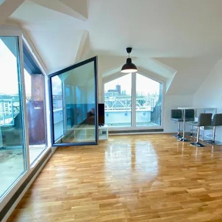 Schoenes Erwachen Im Frankfurter Penthouse Frankfurt am Main Exterior photo